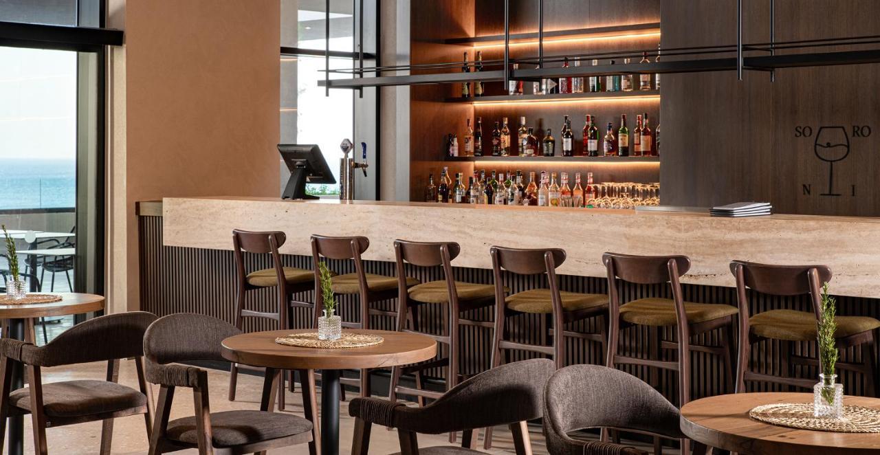 Helea Lifestyle Beach Resort Kallithea  Ngoại thất bức ảnh The bar at the hotel