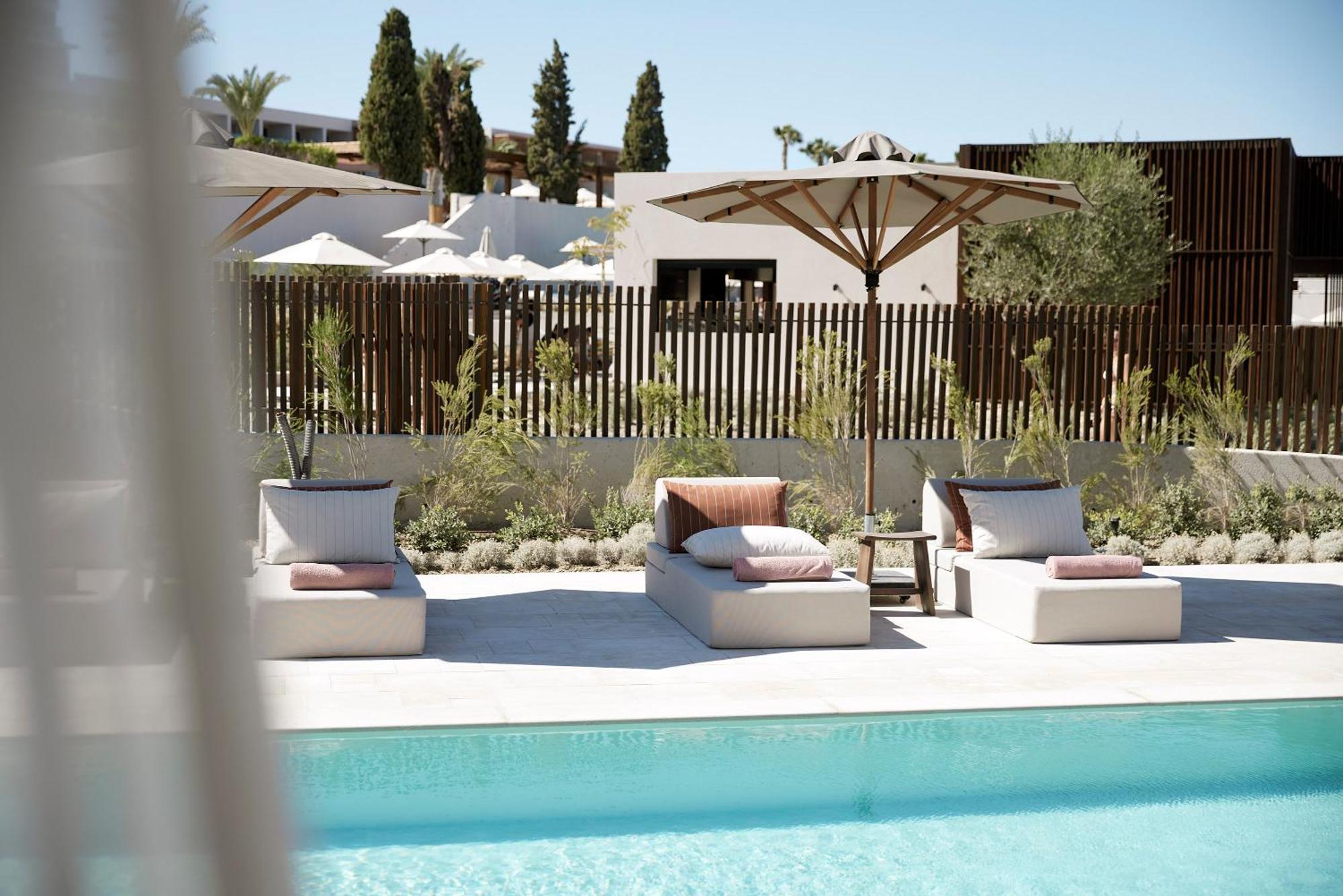 Helea Lifestyle Beach Resort Kallithea  Phòng bức ảnh The hotel's pool